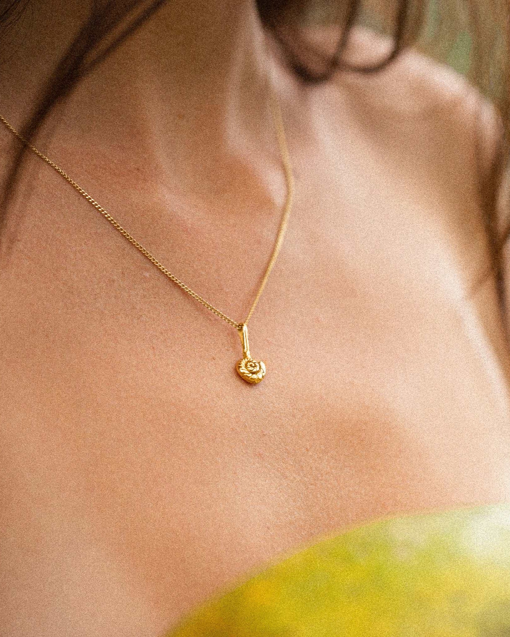 we.ar the sea necklace, sm. shell