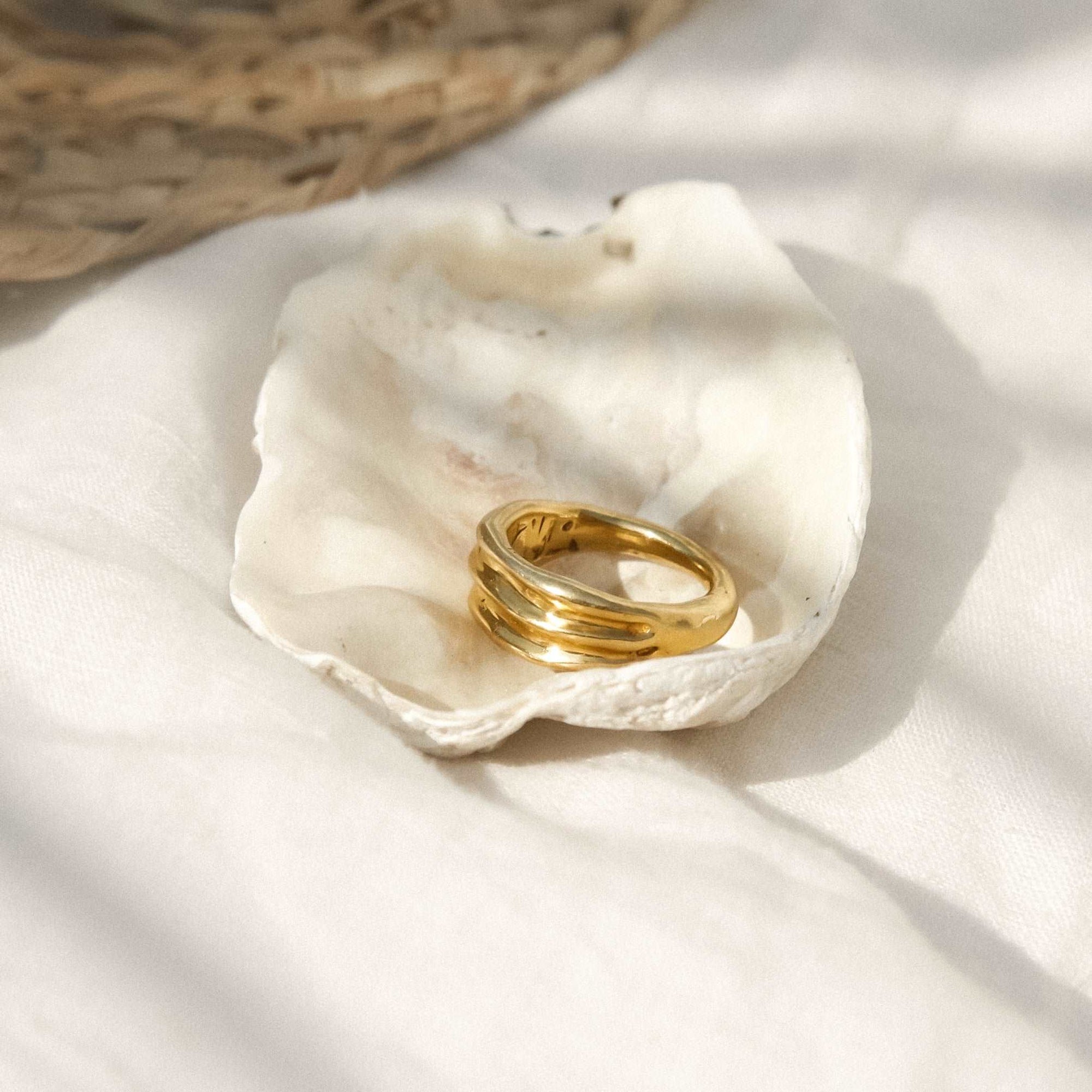 Ocean floor // 14k gold