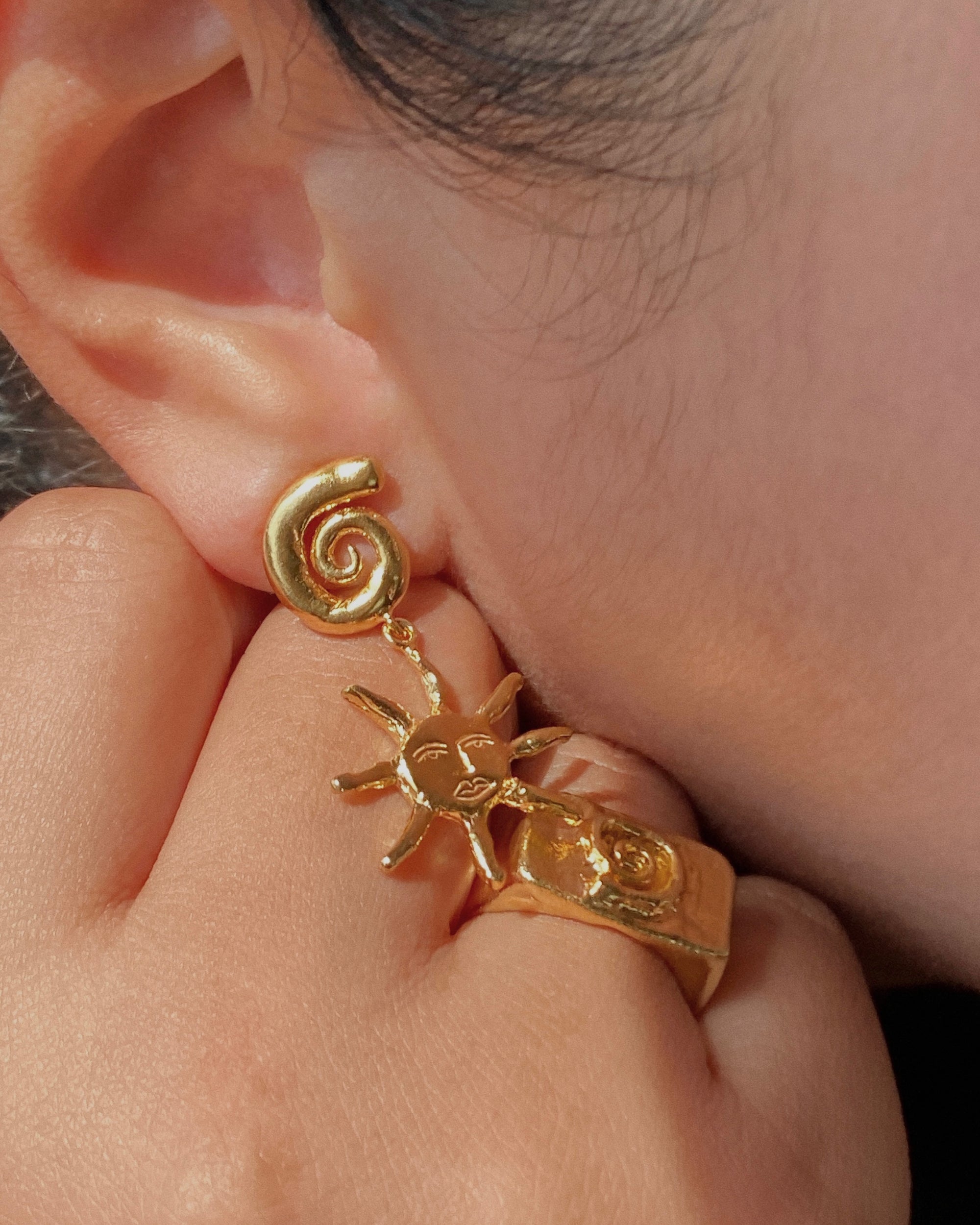 Holidaymode Earrings