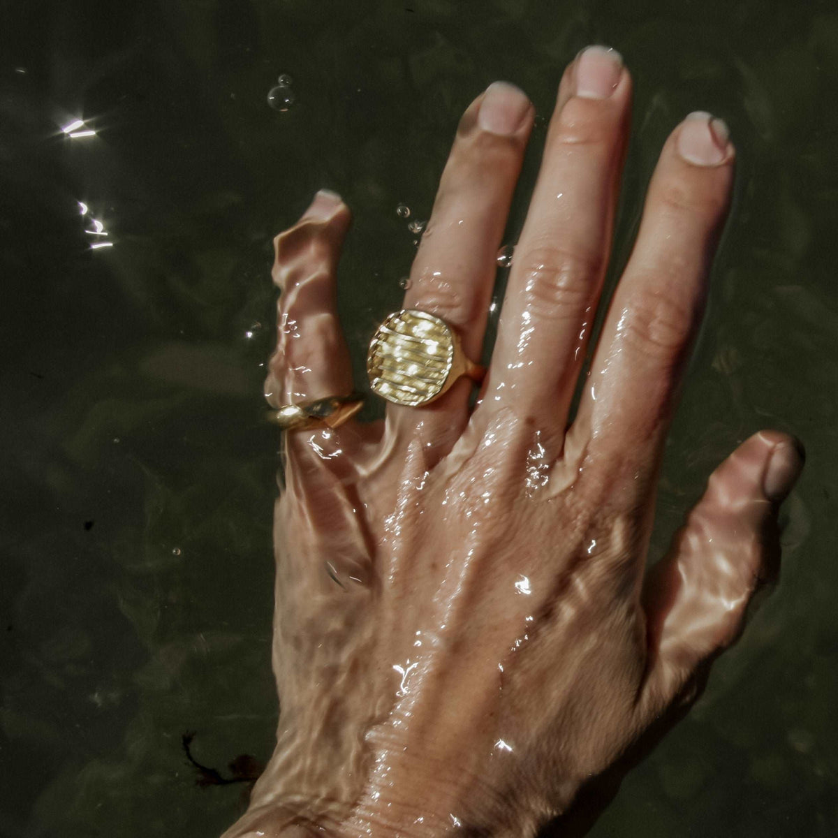 sun and sea ring