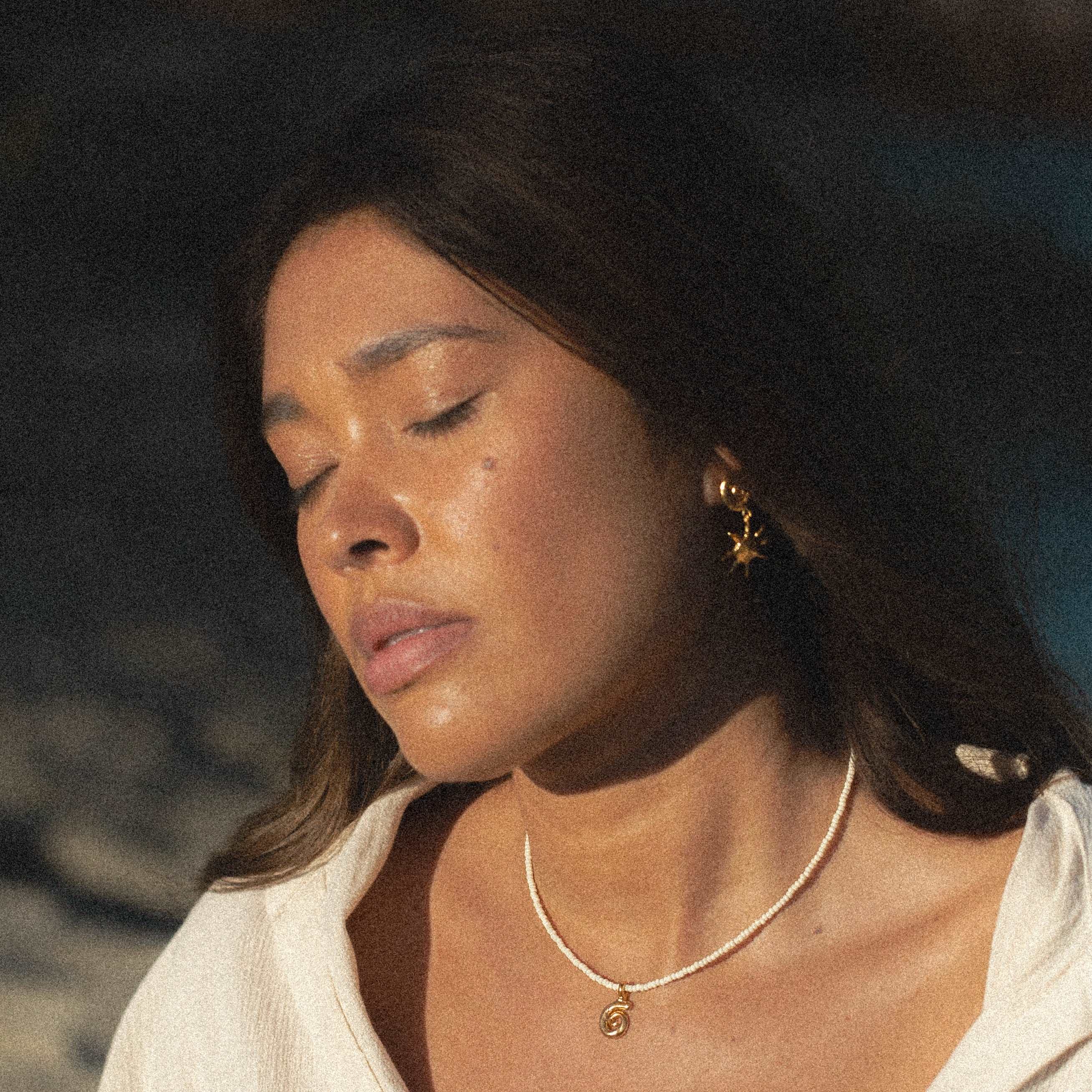 Vacation Necklace / Coconut